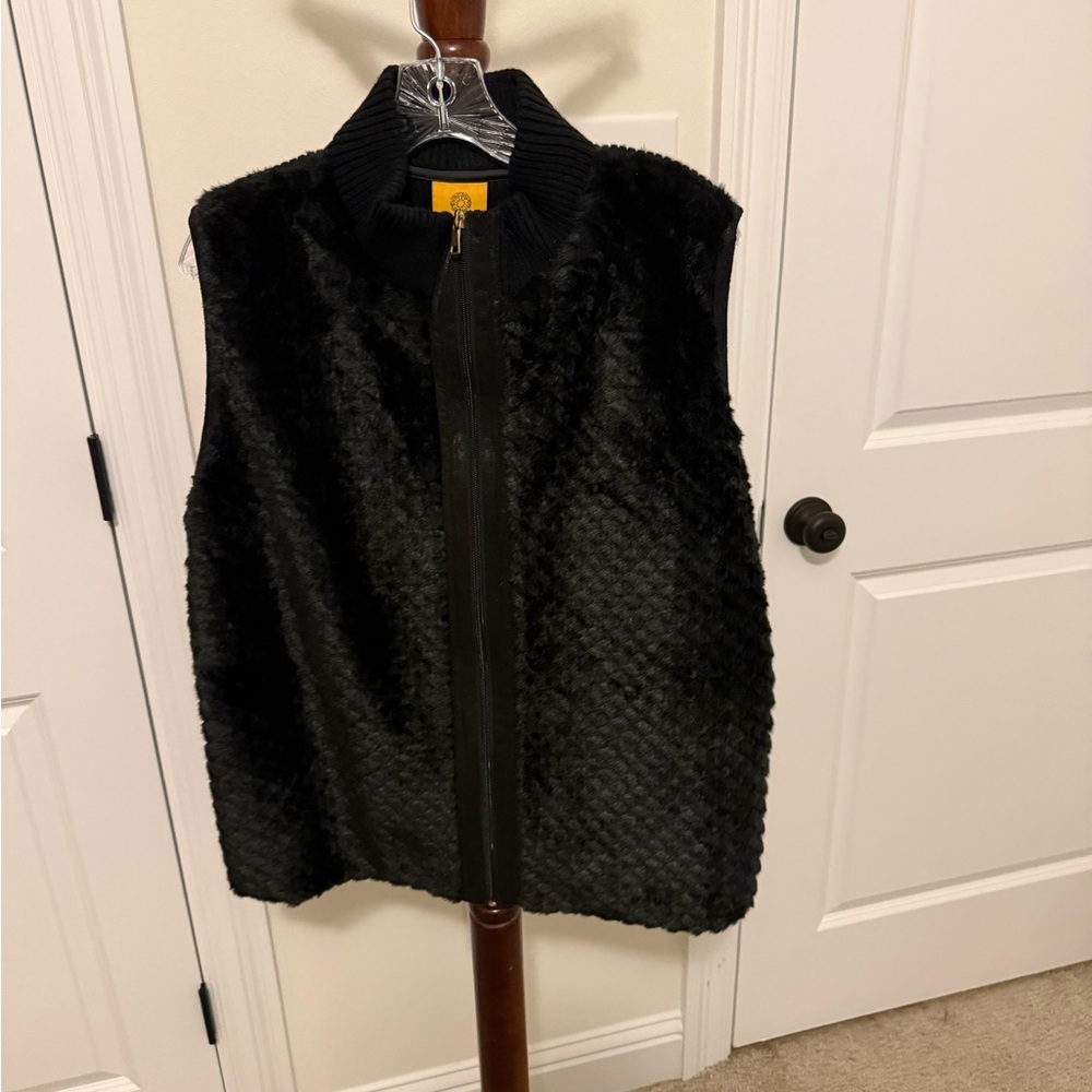 Ruby Rd. Black faux fur Textured Vest